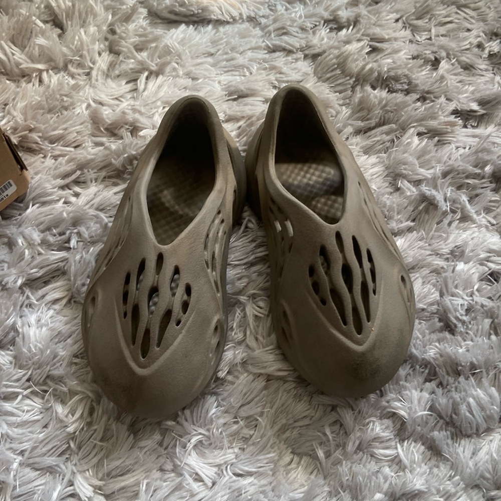 Yeezy Foam Runner Sage Size 6